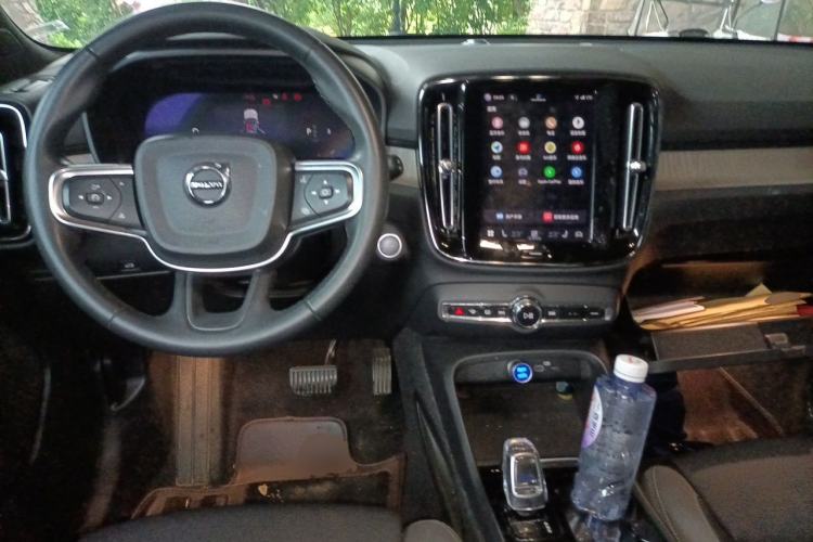 Used Volvo XC40 2023 B3 Zhiyuan Sport Edition Center Console