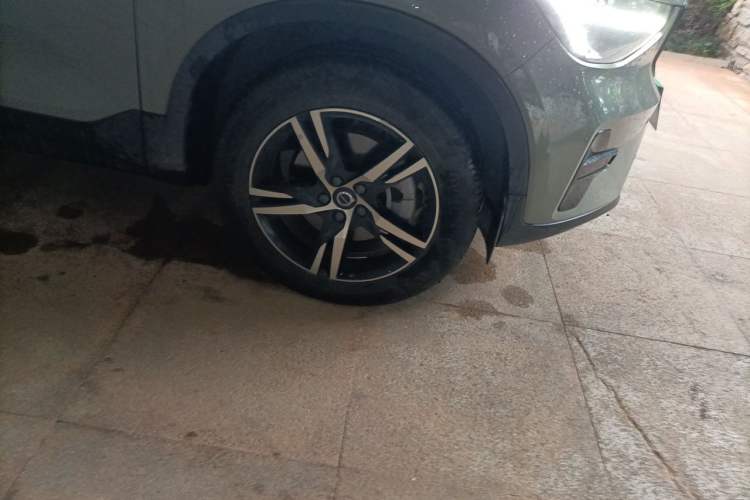 Used Volvo XC40 2023 B3 Zhiyuan Sport Edition Right Front Wheel Hub