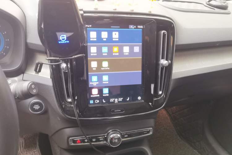 Used Volvo XC40 2023 B4 4x4 Smart Luxury Edition Audio And AC Panel