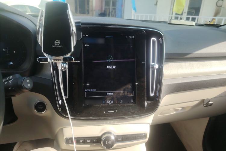 Used Volvo XC40 2023 B4 4x4 Smart Luxury Edition Audio And AC Panel