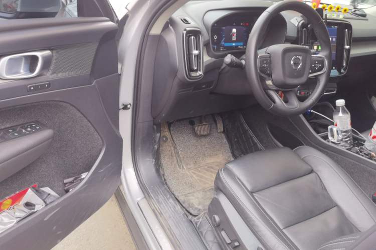 Used Volvo XC40 2023 B4 4x4 Smart Luxury Edition Driver Seat