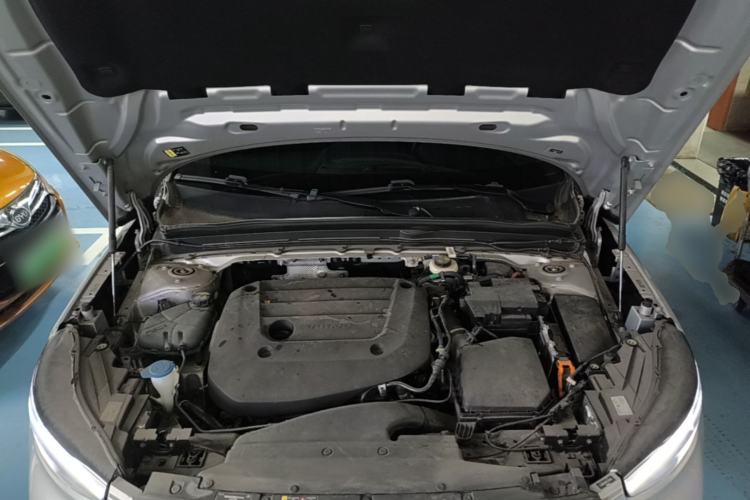 Used Volvo XC40 2023 B4 4x4 Smart Luxury Edition Engine Bay