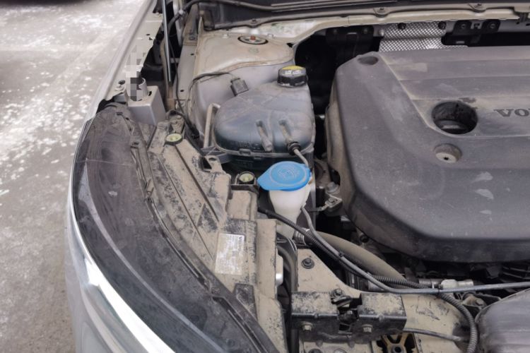 Used Volvo XC40 2023 B4 4x4 Smart Luxury Edition Engine Bay Right