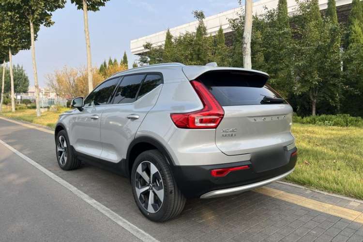 Used Volvo XC40 2023 B4 4x4 Smart Luxury Edition Exterior 4