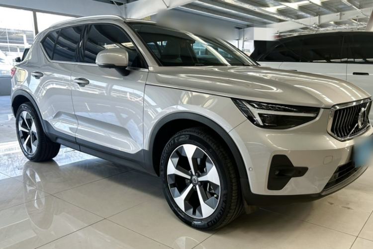 Used Volvo XC40 2023 B4 4x4 Smart Luxury Edition Exterior 4