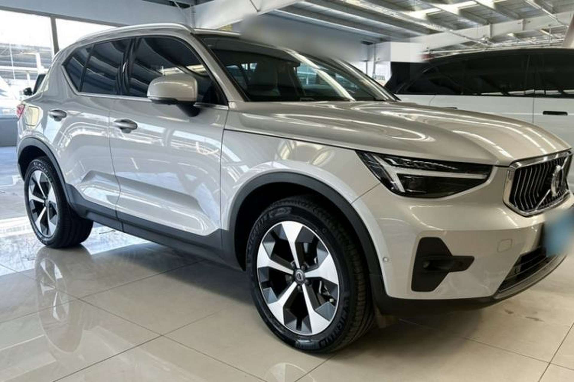 Used Volvo XC40 2023 B4 4x4 Smart Luxury Edition Exterior 4