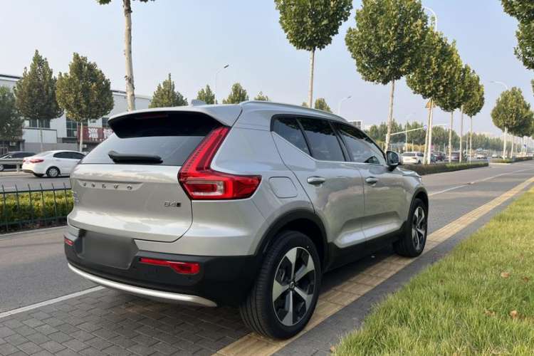 Used Volvo XC40 2023 B4 4x4 Smart Luxury Edition Exterior 6