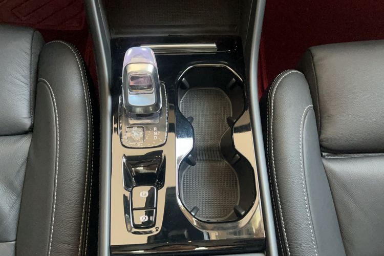 Used Volvo XC40 2023 B4 4x4 Smart Luxury Edition Gear Lever