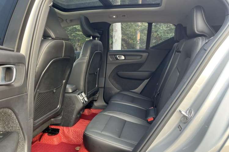 Used Volvo XC40 2023 B4 4x4 Smart Luxury Edition Interior 5