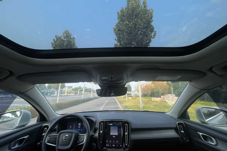 Used Volvo XC40 2023 B4 4x4 Smart Luxury Edition Interior 7