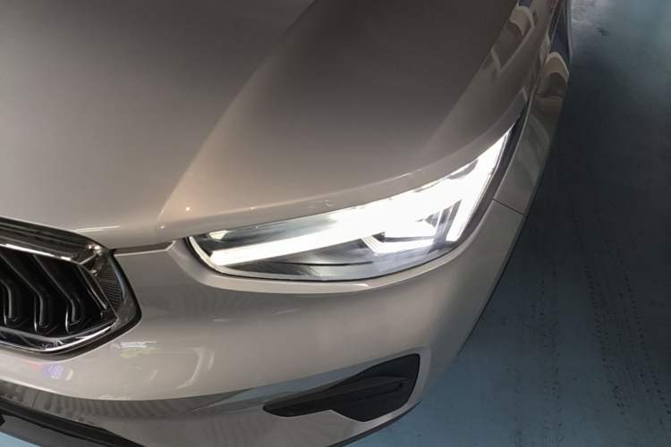Used Volvo XC40 2023 B4 4x4 Smart Luxury Edition Left Front Headlight