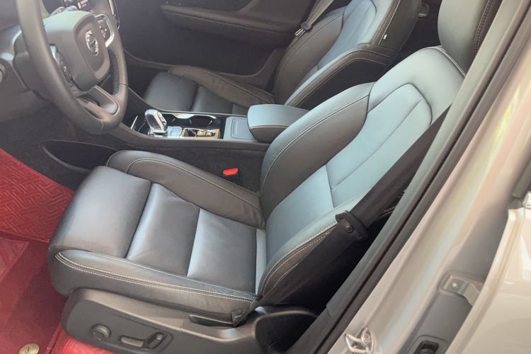 Used Volvo XC40 2023 B4 4x4 Smart Luxury Edition Left Front Seat