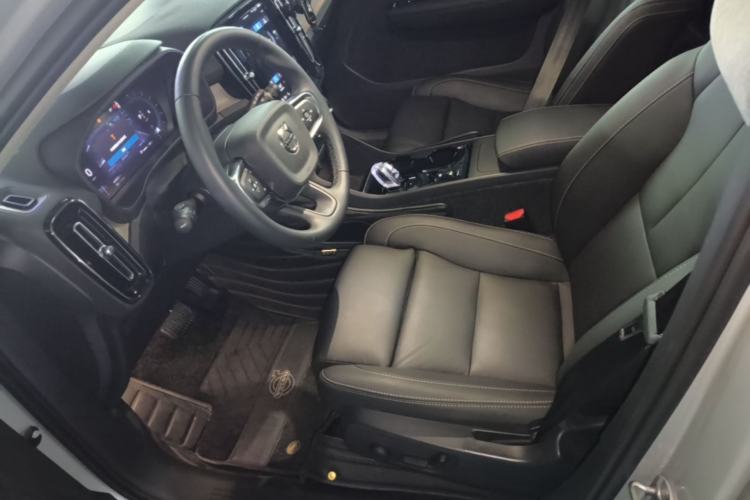 Used Volvo XC40 2023 B4 4x4 Smart Luxury Edition Left Front Seat