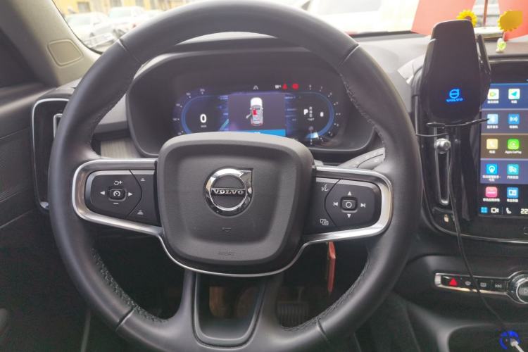 Used Volvo XC40 2023 B4 4x4 Smart Luxury Edition Steering Wheel