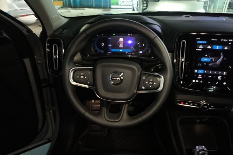 Used Volvo XC40 2023 B4 4x4 Smart Luxury Edition Steering Wheel