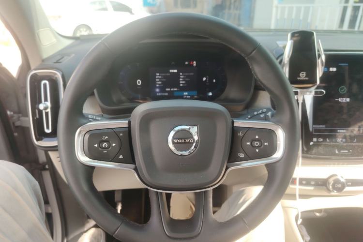 Used Volvo XC40 2023 B4 4x4 Smart Luxury Edition Steering Wheel