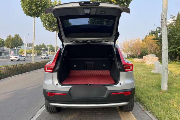 Used Volvo XC40 2023 B4 4x4 Smart Luxury Edition Trunk