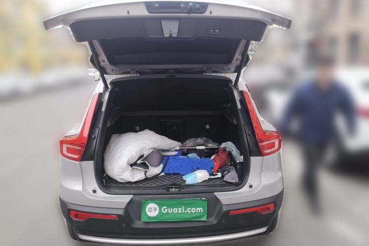 Used Volvo XC40 2023 B4 4x4 Smart Luxury Edition Trunk