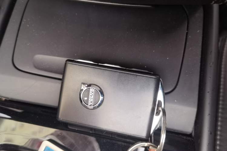 Used Volvo XC40 2023 B4 4x4 Smart Luxury Edition Vehicle Key