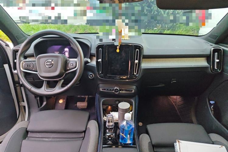 Used Volvo XC40 2023 B3 Zhiyuan Luxury Edition Center Console