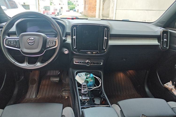 Used Volvo XC40 2023 B3 Zhiyuan Luxury Edition Center Console