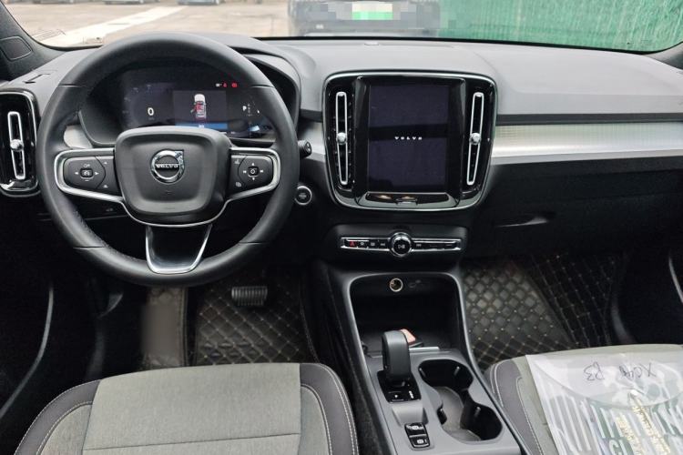Used Volvo XC40 2023 B3 Smart & Stylish Edition Center Console
