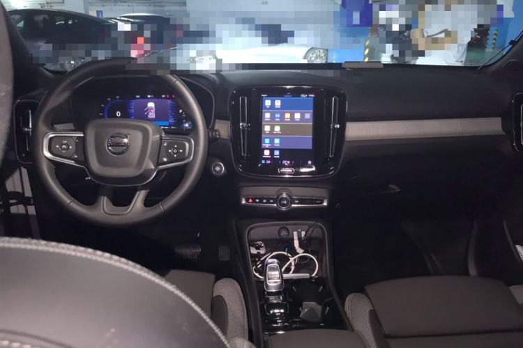 Used Volvo XC40 2023 B3 Zhiyuan Luxury Edition Center Console