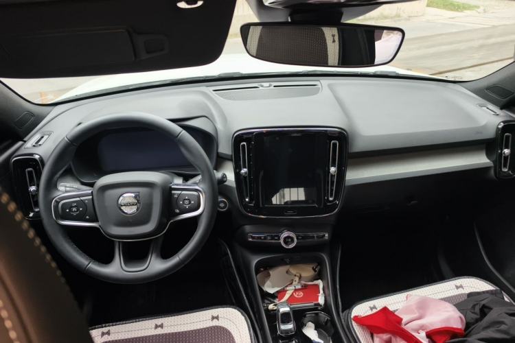 Used Volvo XC40 2023 B3 Zhiyuan Luxury Edition Center Console