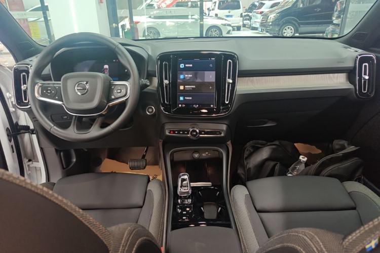 Used Volvo XC40 2023 B3 Zhiyuan Luxury Edition Center Console