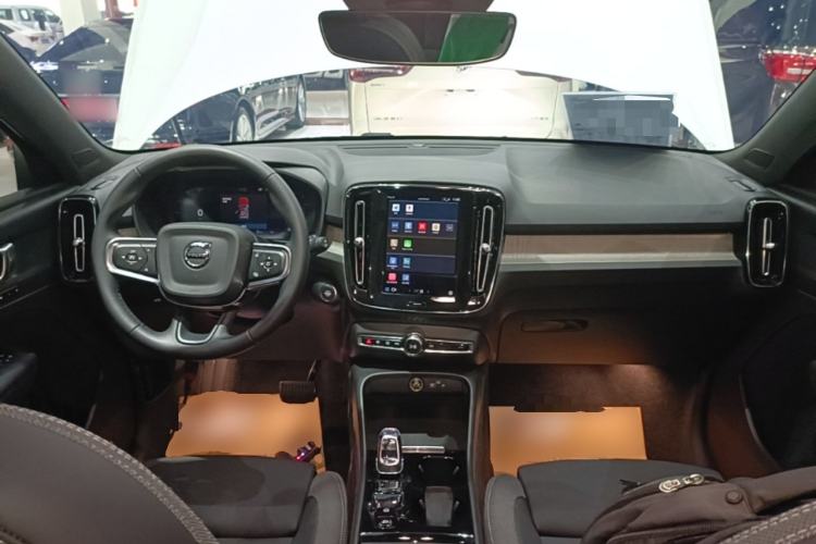Used Volvo XC40 2023 B3 Zhiyuan Luxury Edition Center Console