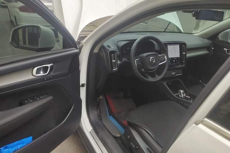 Used Volvo XC40 2023 B4 4x4 Smart Luxury Edition Driver Seat