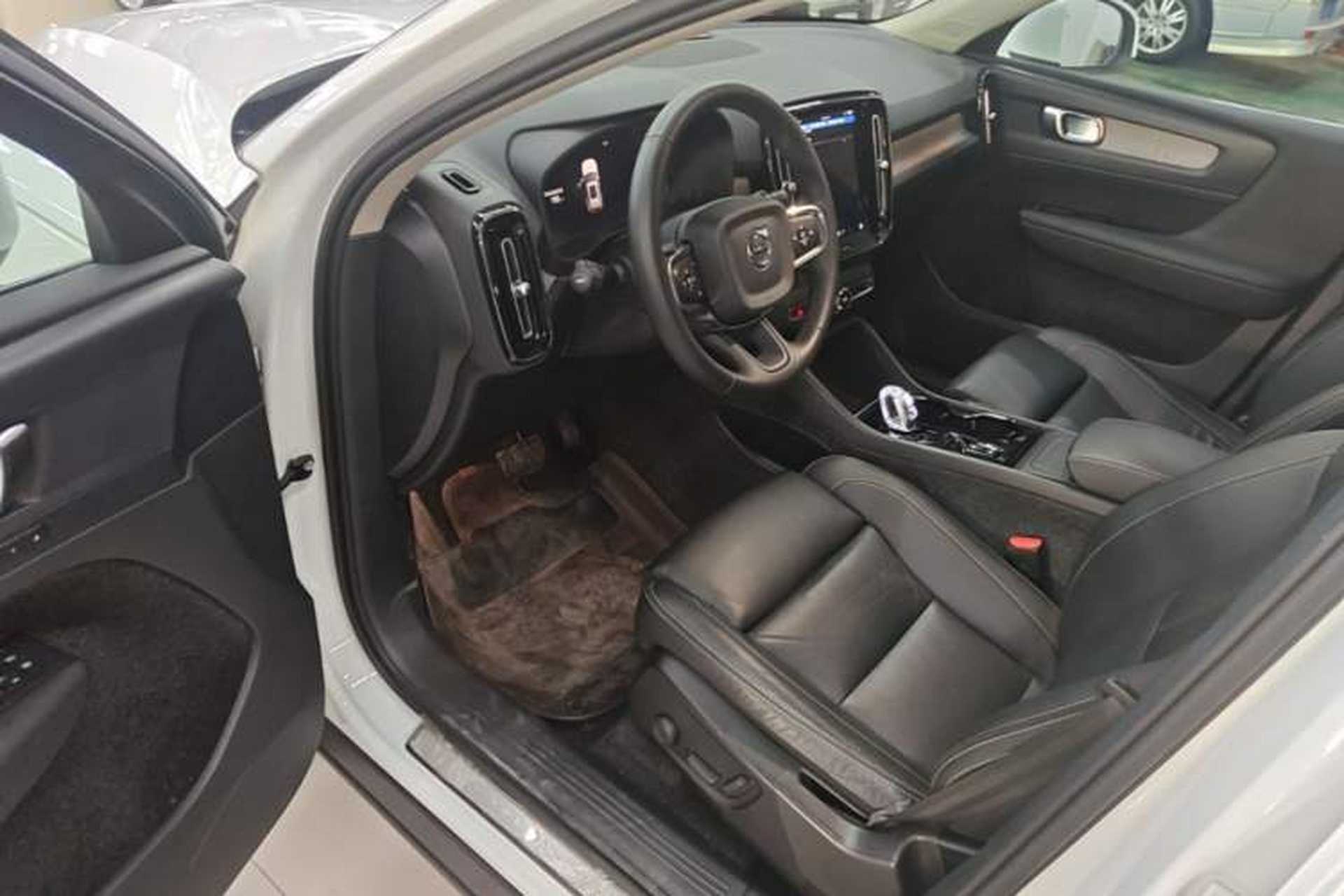 Used Volvo XC40 2023 B4 4x4 Smart Luxury Edition Driver Seat