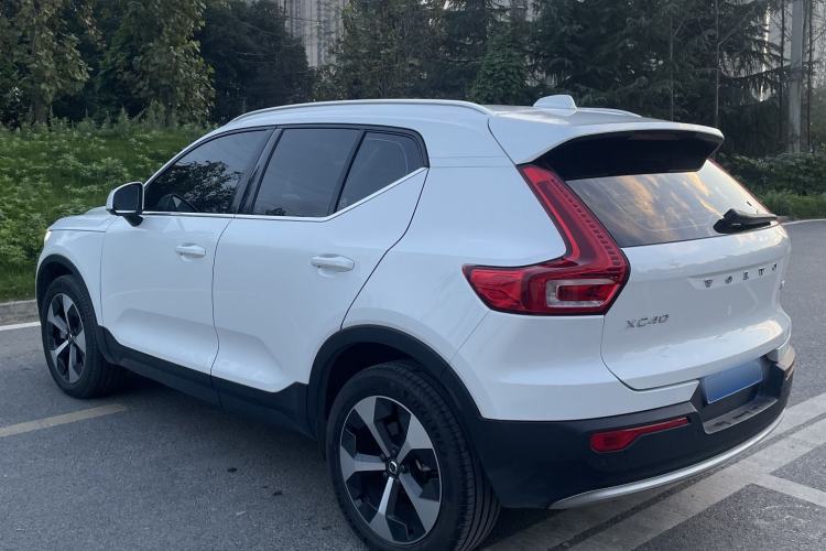 Used Volvo XC40 2023 B4 4x4 Smart Luxury Edition Exterior 2