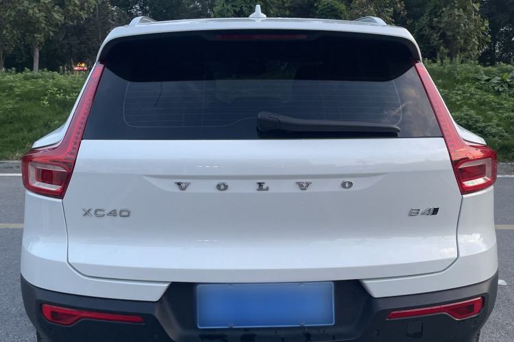 Used Volvo XC40 2023 B4 4x4 Smart Luxury Edition Exterior 3