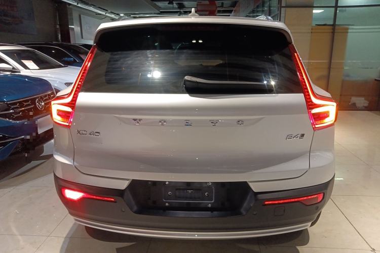 Used Volvo XC40 2023 B4 4x4 Smart Luxury Edition Exterior 4