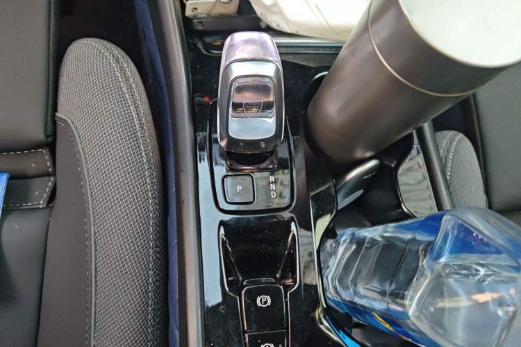 Used Volvo XC40 2023 B3 Zhiyuan Luxury Edition Gear Lever