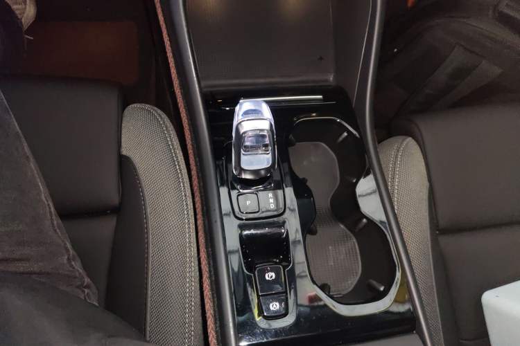 Used Volvo XC40 2023 B3 Zhiyuan Luxury Edition Gear Lever