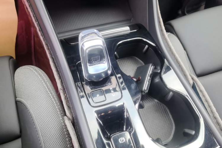 Used Volvo XC40 2023 B3 Zhiyuan Luxury Edition Gear Lever