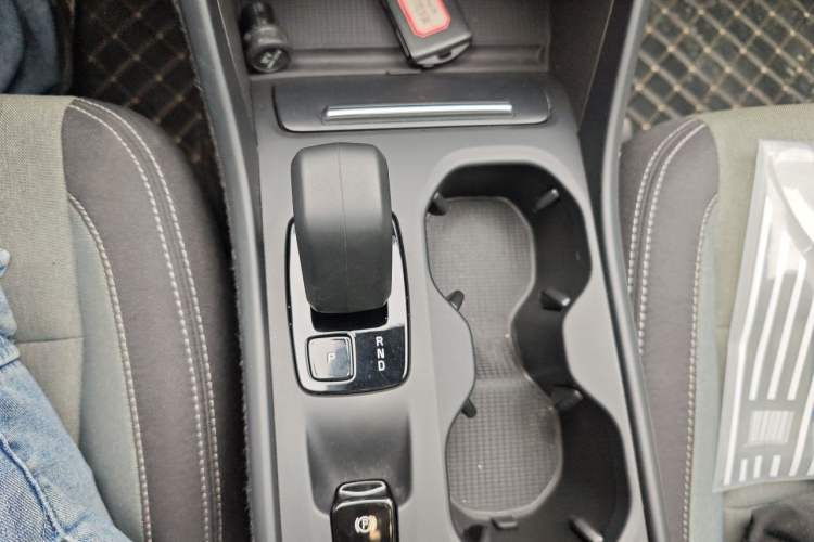 Used Volvo XC40 2023 B3 Smart & Stylish Edition Gear Lever