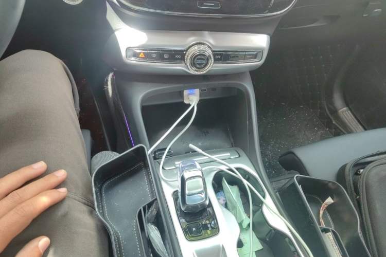 Used Volvo XC40 2023 B3 Zhiyuan Luxury Edition Gear Lever