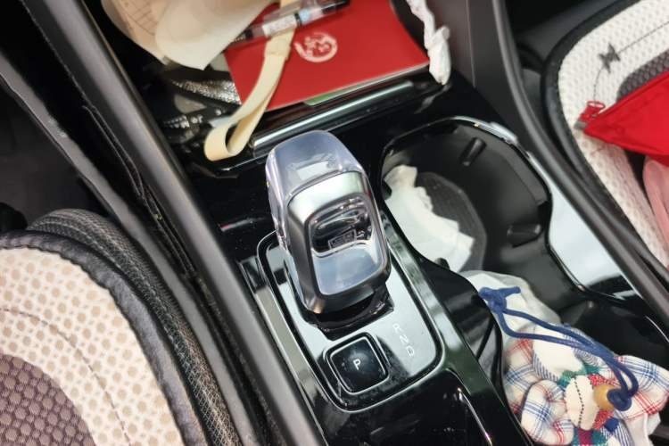 Used Volvo XC40 2023 B3 Zhiyuan Luxury Edition Gear Lever