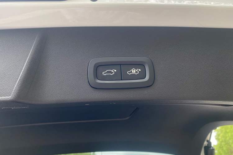 Used Volvo XC40 2023 B3 Zhiyuan Luxury Edition Interior 1