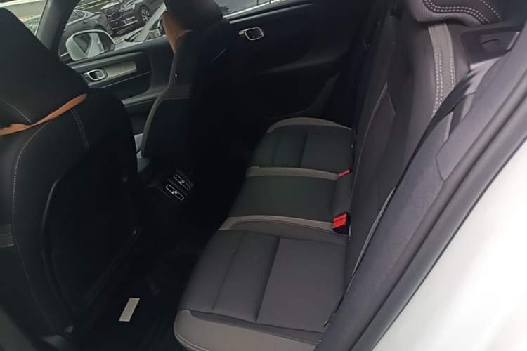 Used Volvo XC40 2023 B3 Zhiyuan Luxury Edition Left Rear Seat