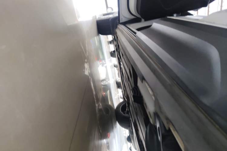 Used Volvo XC40 2023 B3 Zhiyuan Luxury Edition Left Side Sill