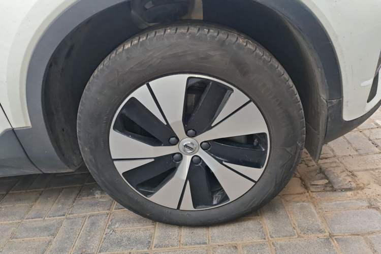 Used Volvo XC40 2023 B3 Zhiyuan Luxury Edition Right Front Wheel Hub