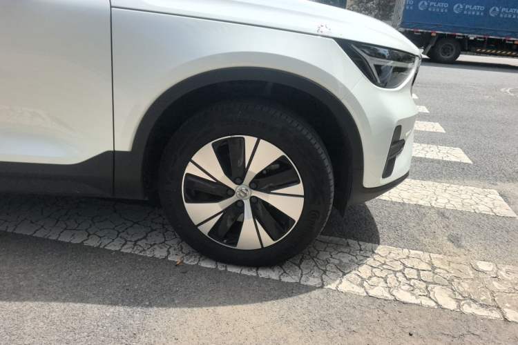 Used Volvo XC40 2023 B3 Zhiyuan Luxury Edition Right Front Wheel Hub