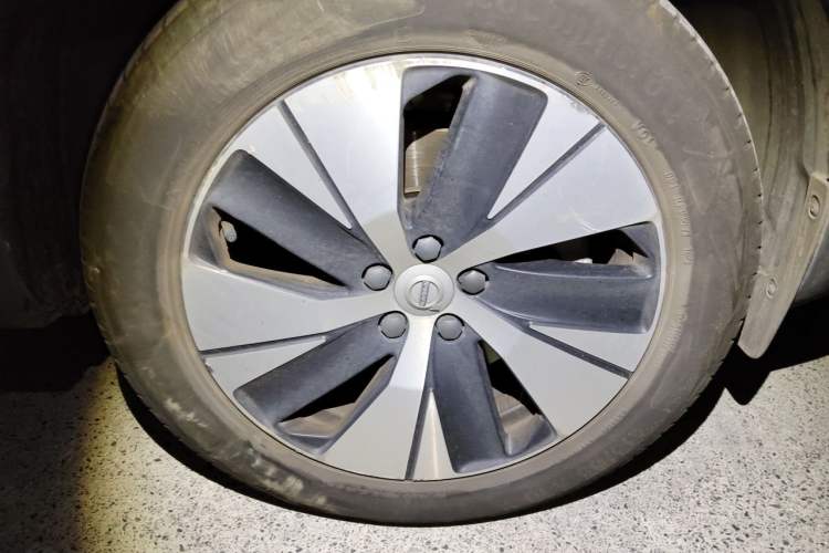 Used Volvo XC40 2023 B3 Zhiyuan Luxury Edition Right Front Wheel Hub