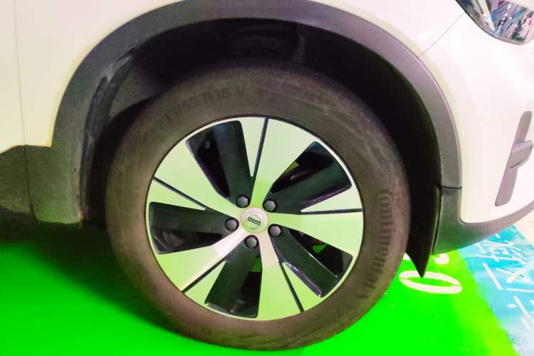 Used Volvo XC40 2023 B3 Zhiyuan Luxury Edition Right Front Wheel Hub