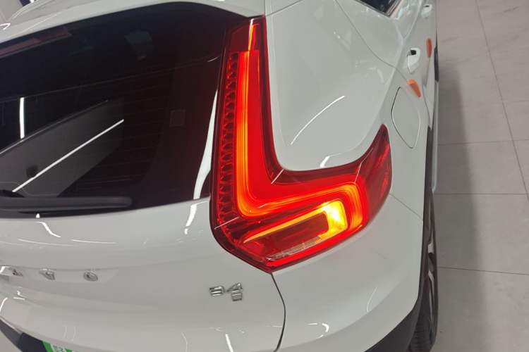 Used Volvo XC40 2023 B3 Zhiyuan Luxury Edition Right Rear Taillight