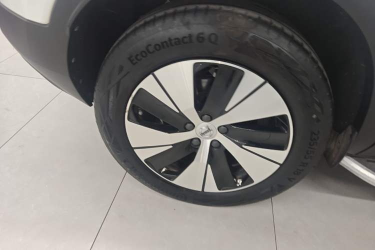 Used Volvo XC40 2023 B3 Zhiyuan Luxury Edition Right Rear Wheel Hub